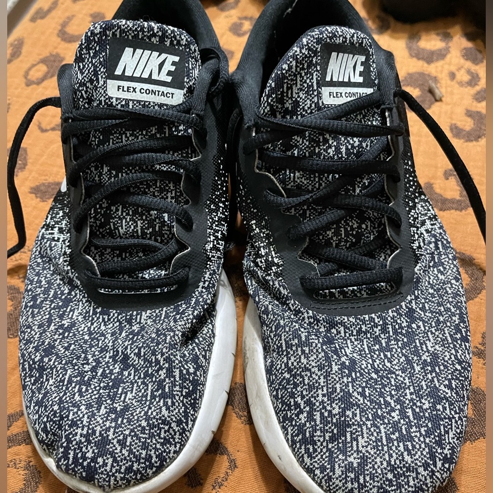 Nike - Picture 3 of 3